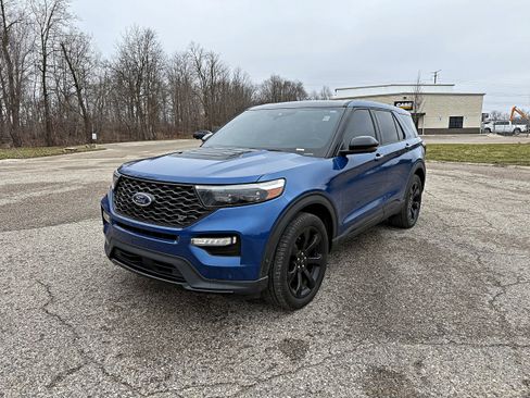 Used 2020 Ford Explorer ST w/ ST Street Pack image 5