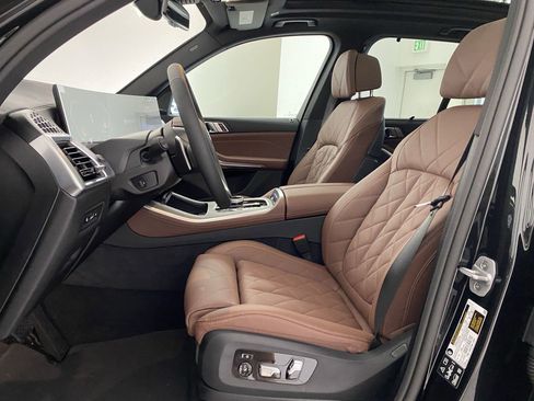 Used 2026 BMW X5 xDrive40i w/ Executive Package image 4