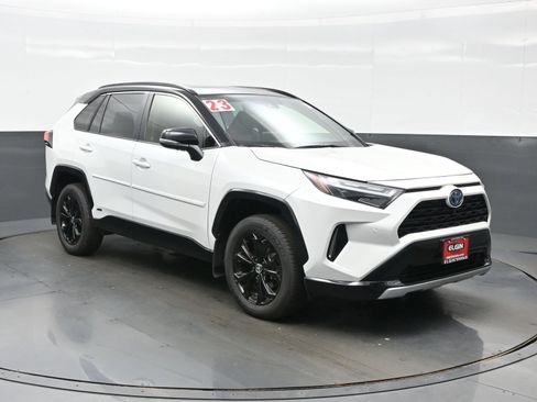 Used 2023 Toyota RAV4 XSE AWD/4WD image 8