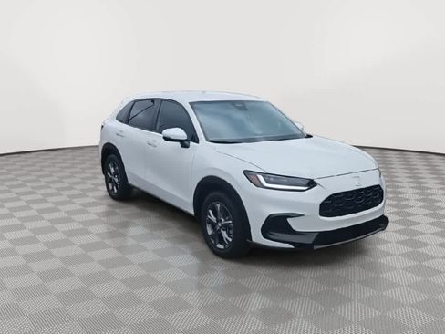 Certified 2026 Honda HR-V LX image 2