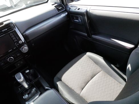 Certified 2024 Toyota 4Runner TRD Off-Road image 11