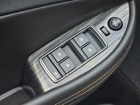 Used 2017 Chevrolet Impala LT image 23