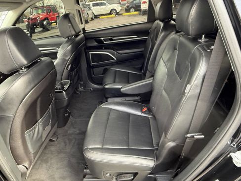 Used 2023 Kia Telluride S w/ S Sunroof Package image 11