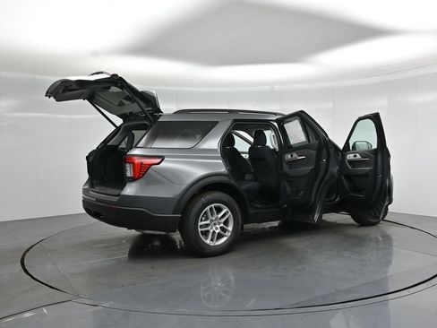 New 2026 Ford Explorer Active RWD image 5