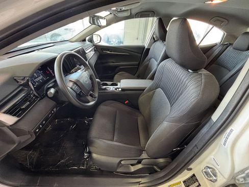 Used 2025 Toyota Camry LE image 29