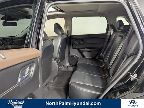 Used 2023 Nissan Rogue SV w/ SV Premium Package image 24