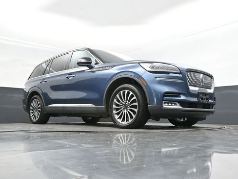 Used 2020 Lincoln Aviator Reserve w/ Class IV Trailer Tow Package image 46