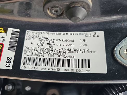 Used 2021 Toyota Tacoma SR AWD/4WD image 41