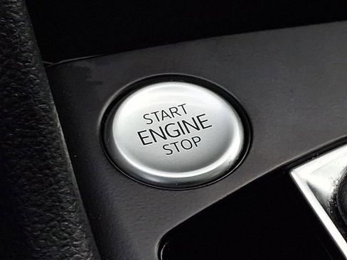 Used 2022 Volkswagen Taos SE image 23