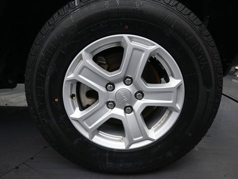 Used 2022 Jeep Wrangler Sport AWD/4WD image 10