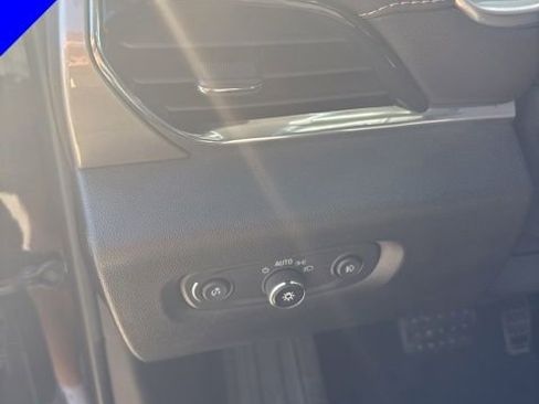 Used 2020 Chevrolet Traverse LT w/ Driver Confidence II Package image 12