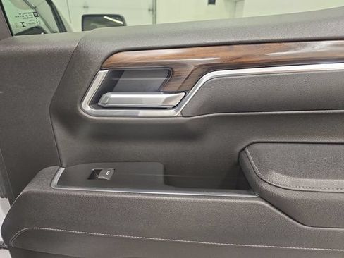 Used 2025 GMC Sierra 1500 SLT AWD/4WD image 14