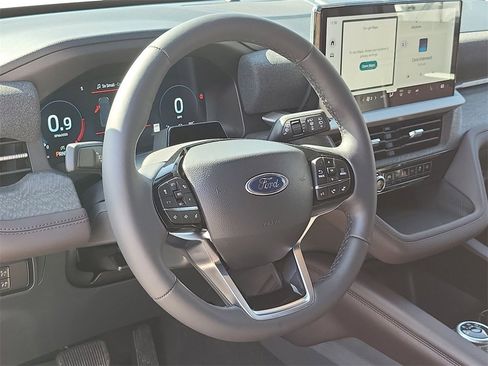 New 2026 Ford Explorer Platinum image 11