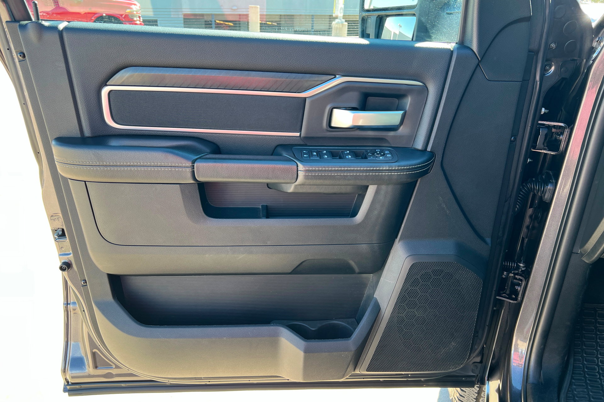 Used 2025 RAM 2500 Big Horn AWD/4WD image 15