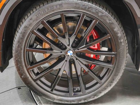 Used 2022 BMW X5 xDrive40i w/ M Sport Package AWD/4WD image 10
