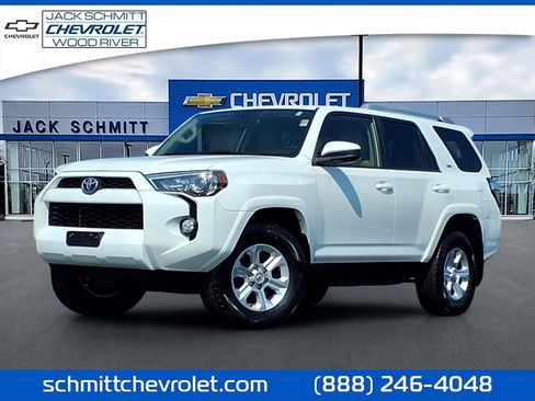 Used 2018 Toyota 4Runner SR5 AWD/4WD image 1