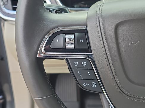 Used 2019 Lincoln Continental Select FWD image 32