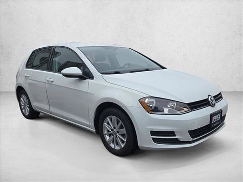 Used 2015 Volkswagen Golf S FWD image 3