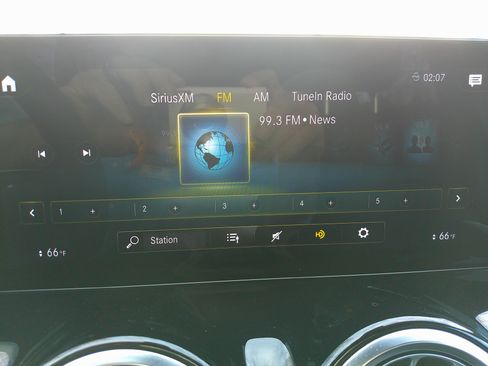 Used 2023 Mercedes-Benz GLB 250 image 23