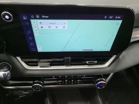 Used 2025 Chevrolet Equinox LT image 7