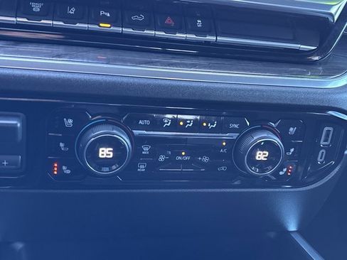 Used 2024 Chevrolet Silverado 2500 LTZ w/ LTZ Convenience Package image 45