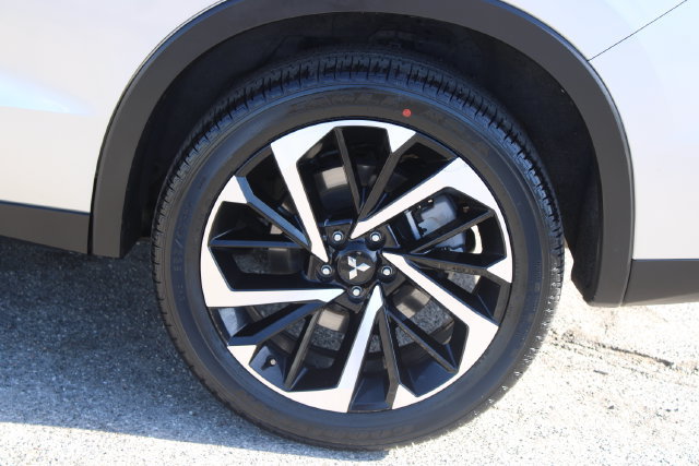 Used 2024 Mitsubishi Outlander SE AWD/4WD image 7