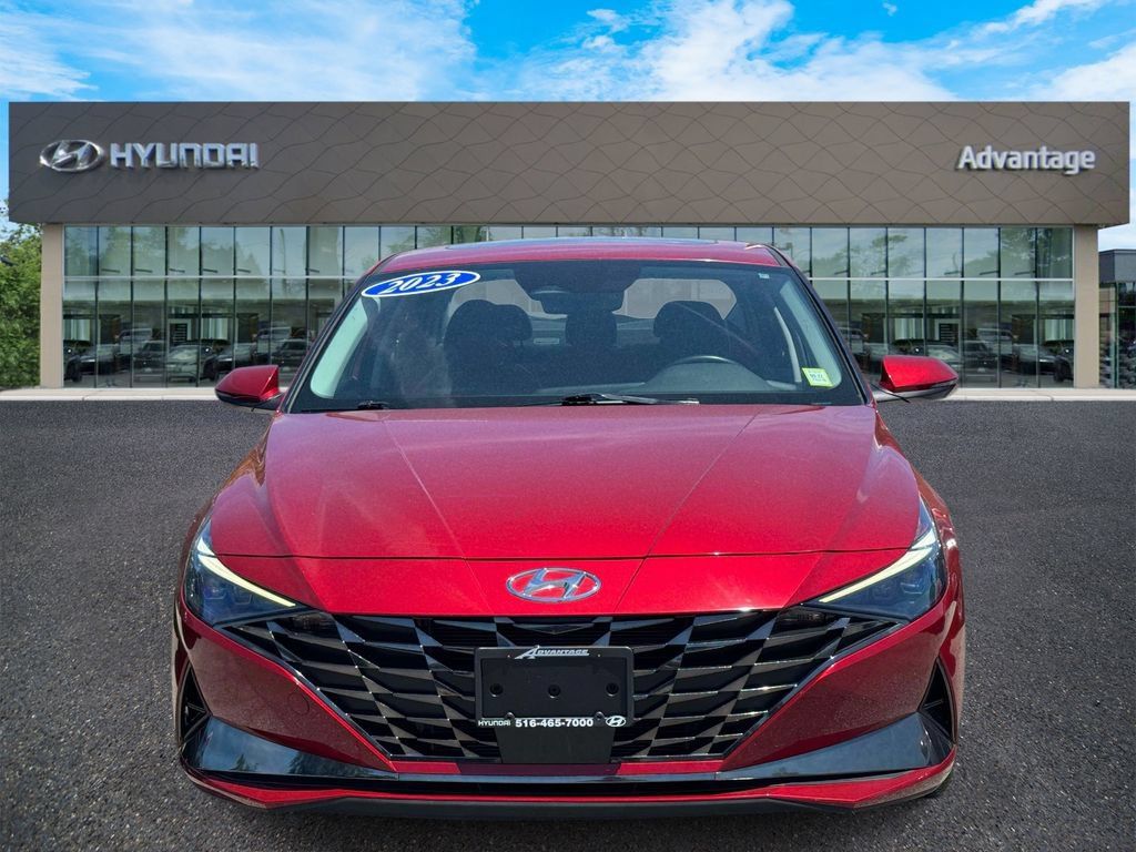 Certified 2023 Hyundai Elantra Limited FWD image 2