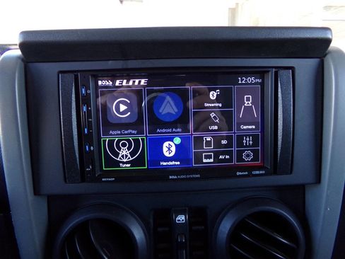 Used 2007 Jeep Wrangler Unlimited Sahara w/ Dual Top Group image 25