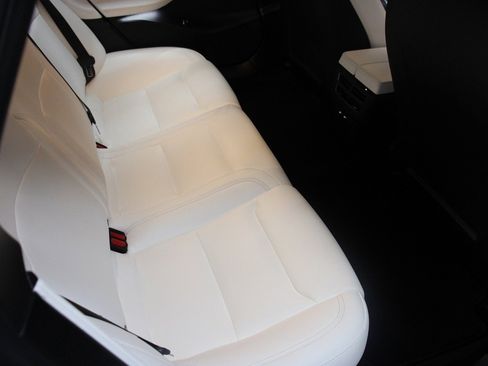 Used 2020 Tesla Model S AWD image 38