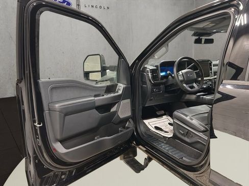 Used 2025 Ford F250 Lariat w/ Lariat Ultimate Package image 9
