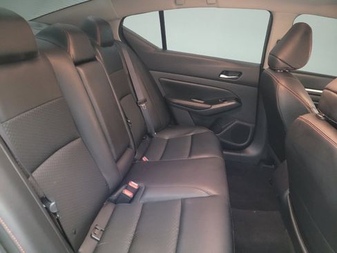 Used 2024 Nissan Altima 2.5 SR FWD image 19