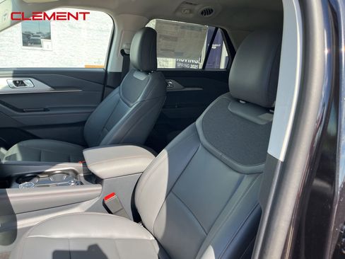 New 2025 Ford Explorer Active w/ Active Comfort Package image 31