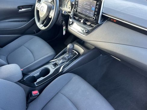 Used 2021 Toyota Corolla LE image 16