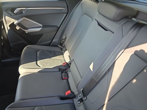 Used 2024 Audi Q3 2.0T Premium image 17