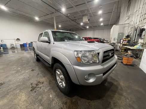 Used 2005 Toyota Tacoma 4x4 Double Cab image 3