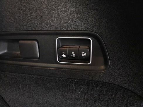 Used 2024 Mercedes-Benz GLS 450 4MATIC image 5