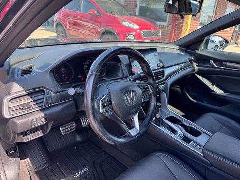 Used 2019 Honda Accord Sport image 13