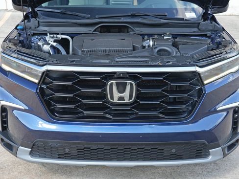 Used 2023 Honda Pilot Elite image 7