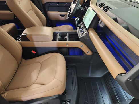 New 2026 Land Rover Defender 110 X-Dynamic SE AWD/4WD image 4