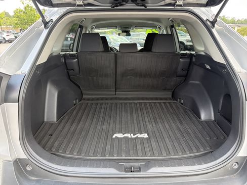 Certified 2021 Toyota RAV4 LE FWD image 29