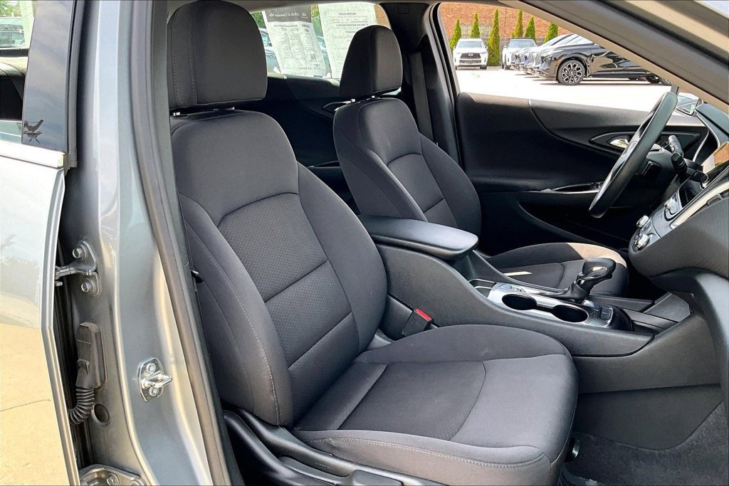 Used 2023 Chevrolet Malibu LS FWD image 27
