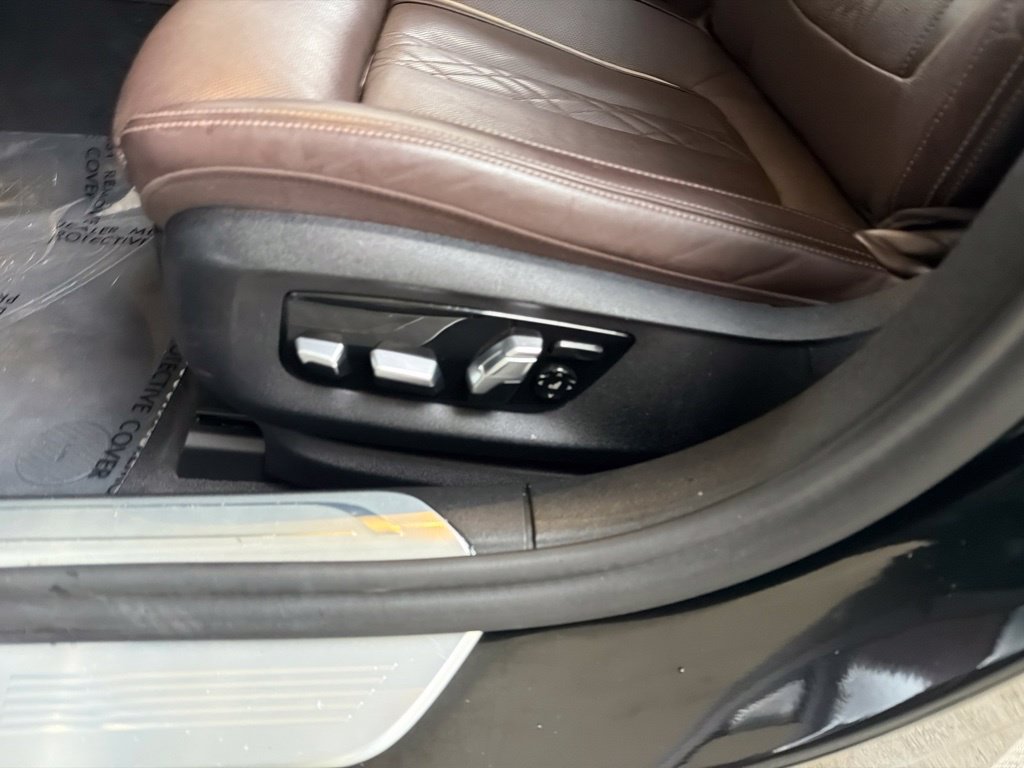 Used 2022 BMW 750i xDrive w/ Luxury Rear Seating Package AWD/4WD image 48