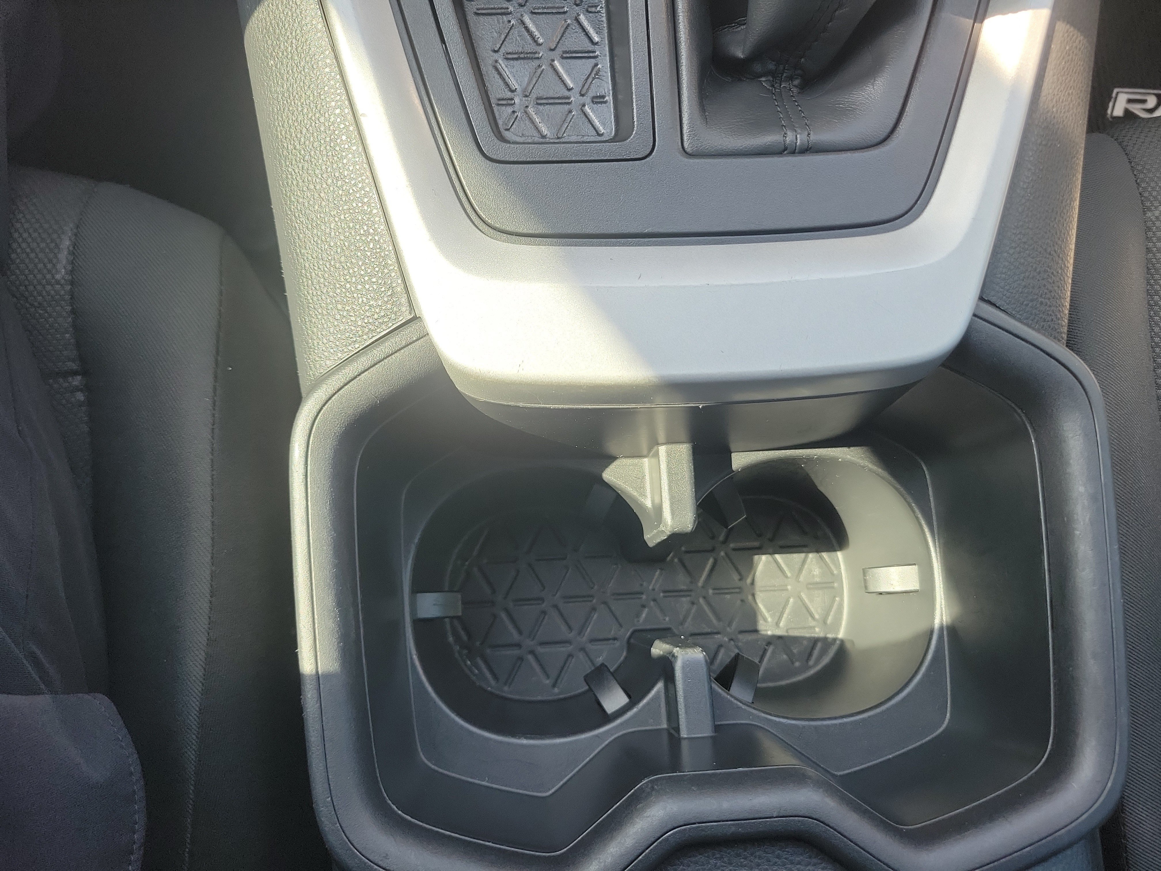 Used 2024 Toyota RAV4 XLE w/ Convenience Package FWD image 27