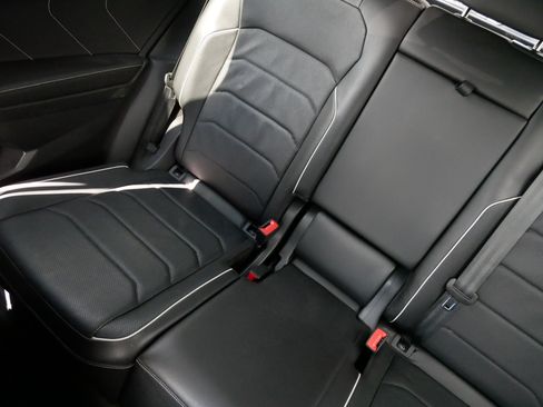 Certified 2023 Volkswagen Tiguan SEL R-Line AWD/4WD image 12