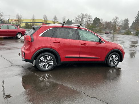 Used 2022 Kia Niro EX image 6
