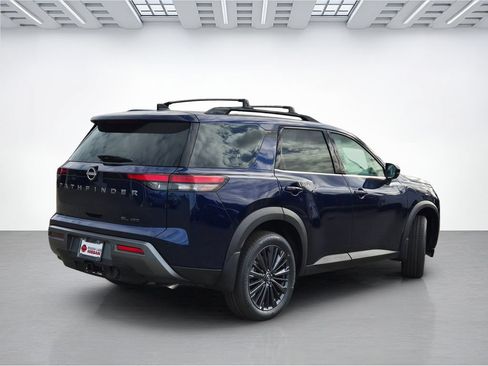 New 2026 Nissan Pathfinder SL w/ SL Premium Package AWD/4WD image 4