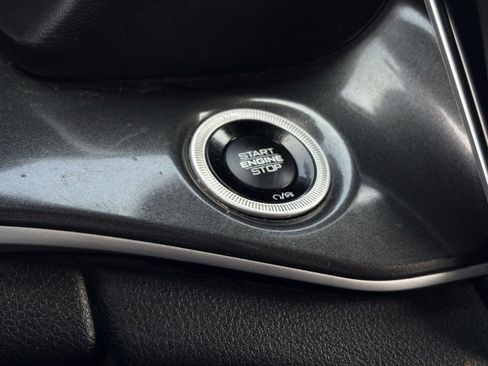 Used 2023 Jeep Grand Cherokee L Laredo image 19