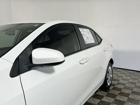 Used 2015 Toyota Corolla LE image 13