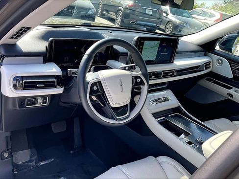 Used 2025 Lincoln Aviator Reserve w/ Equipment Group 201A image 17