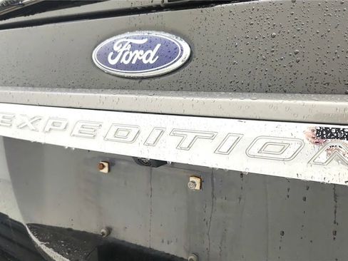 Used 2015 Ford Expedition Limited w/ Equipment Group 301A AWD/4WD image 17